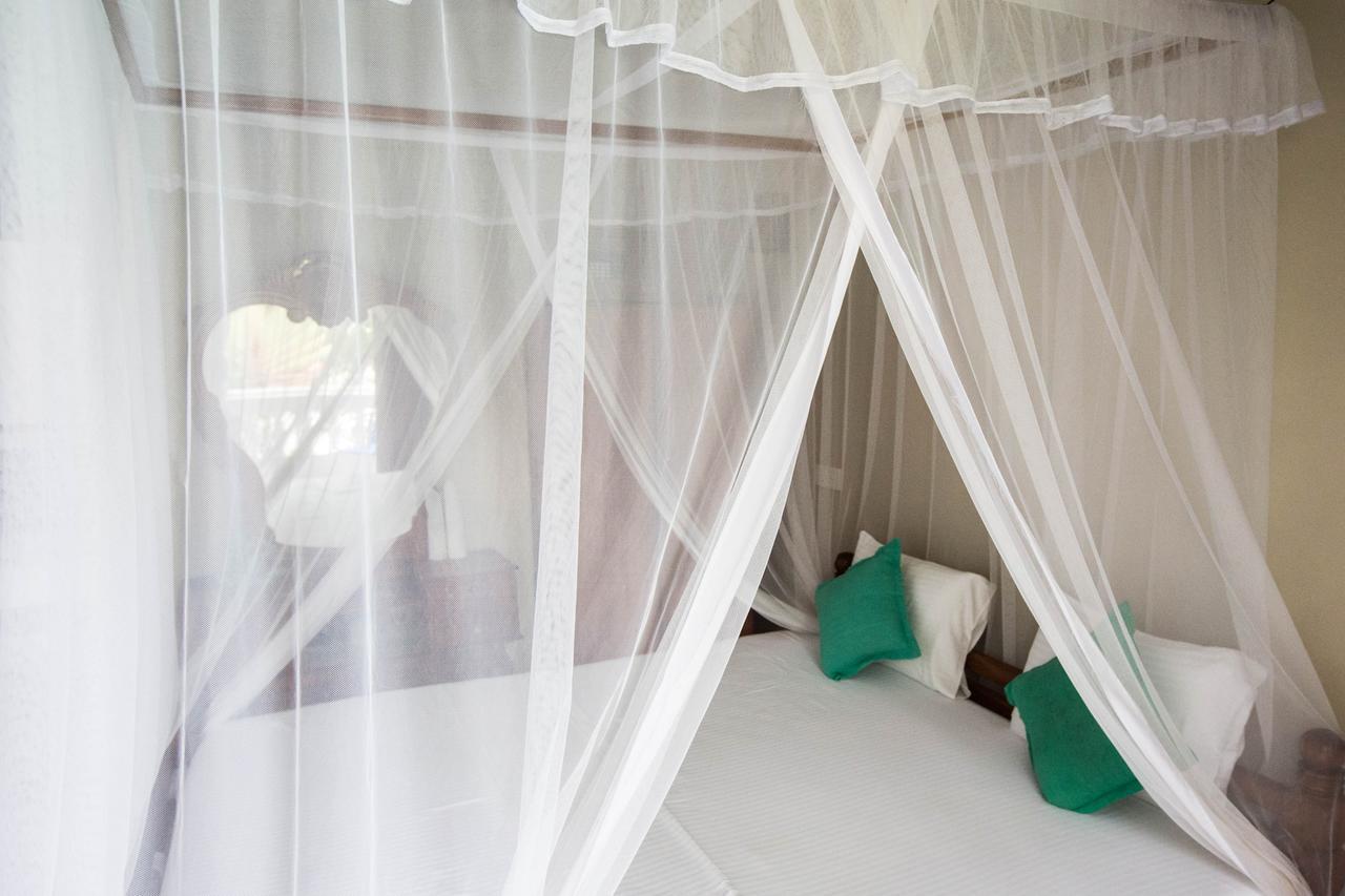 Neptune Story Resort Уелигама Екстериор снимка