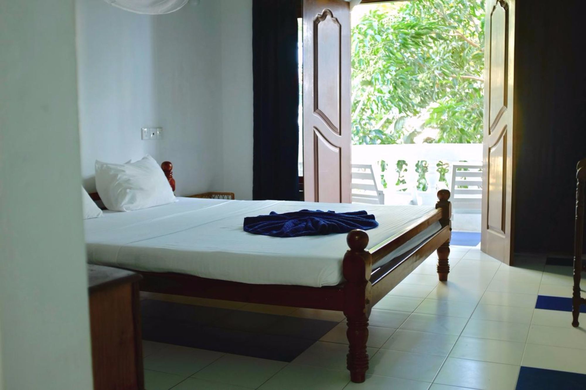 Neptune Story Resort Уелигама Екстериор снимка