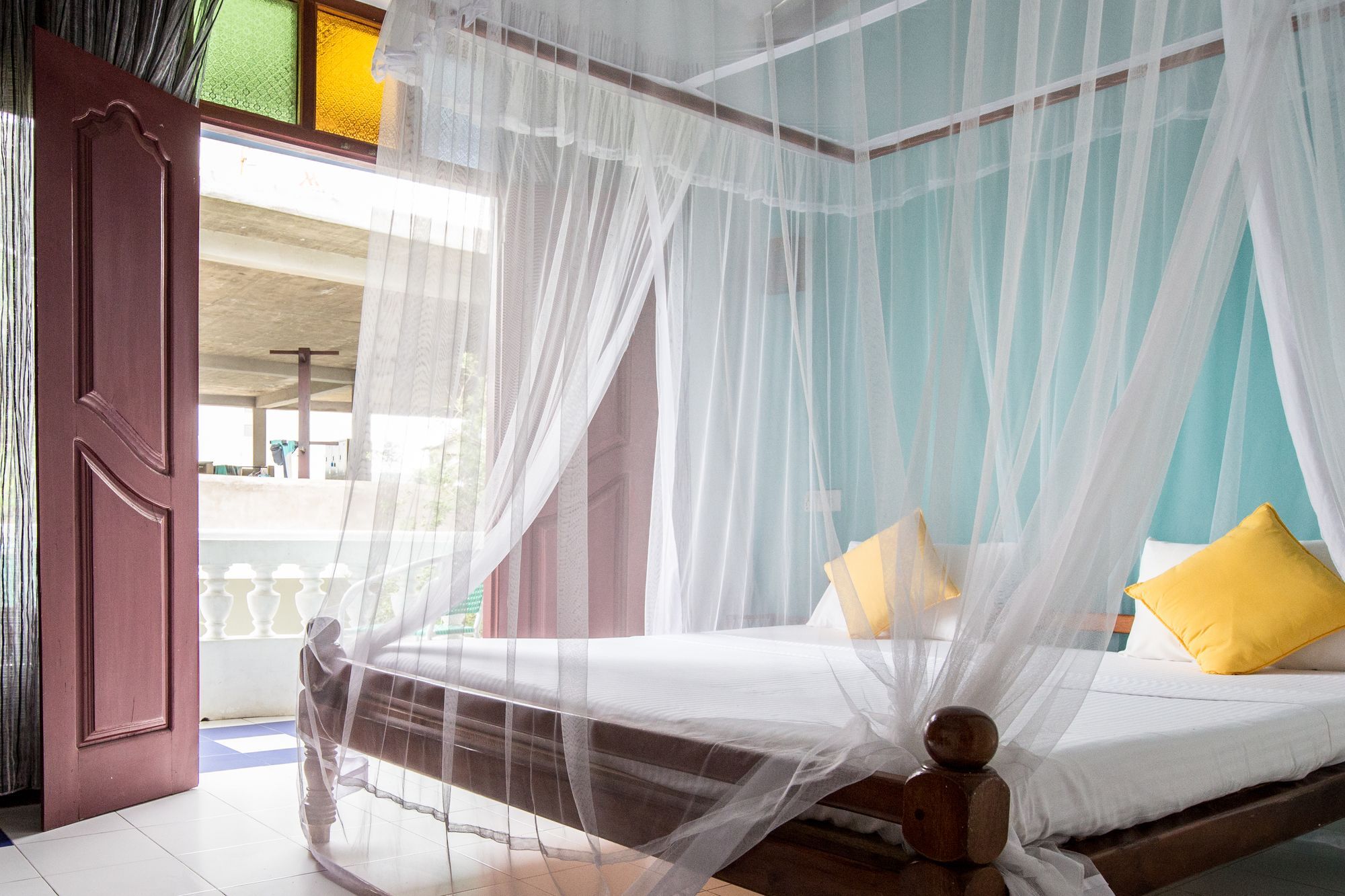 Neptune Story Resort Уелигама Екстериор снимка