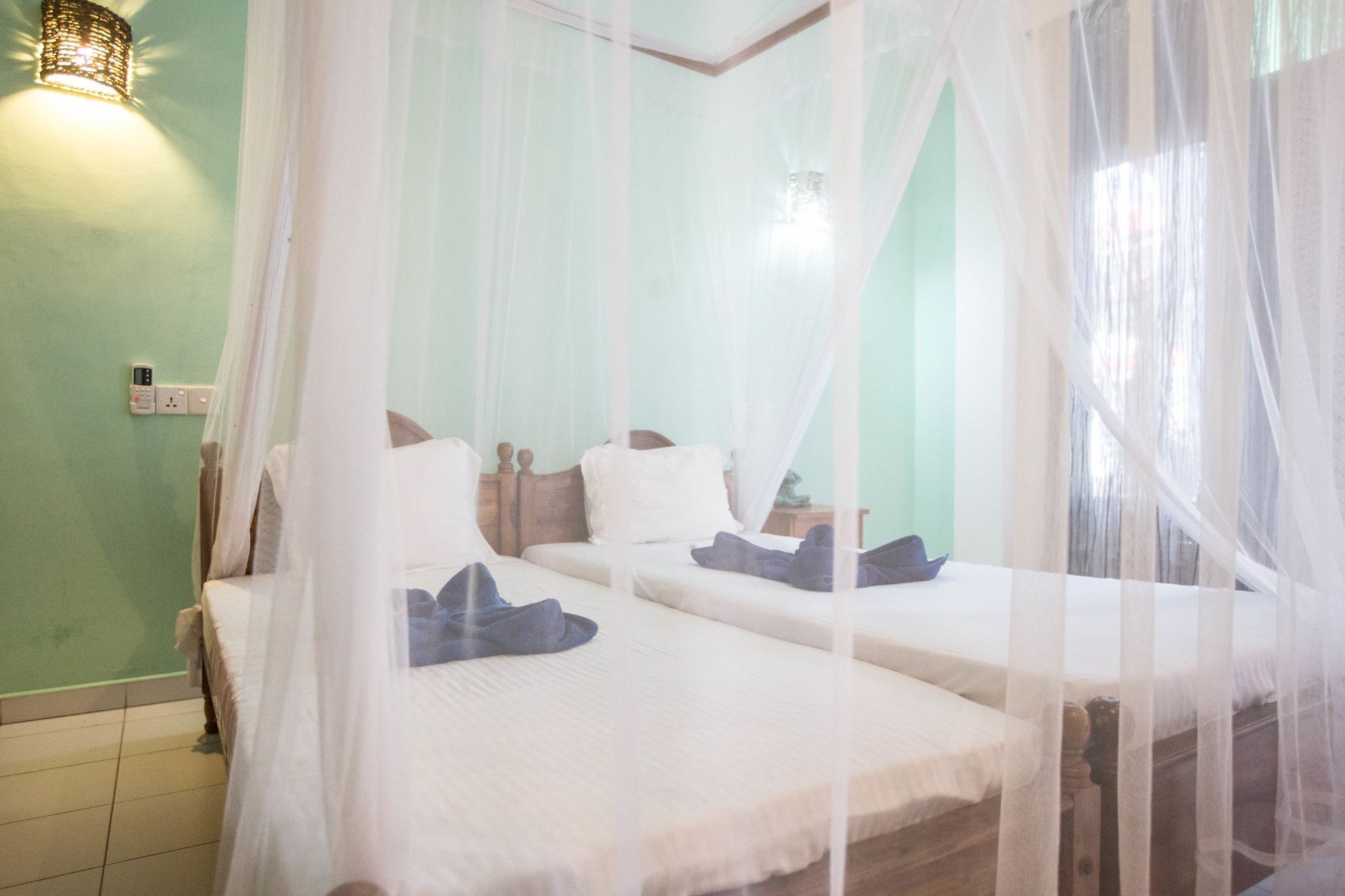 Neptune Story Resort Уелигама Екстериор снимка